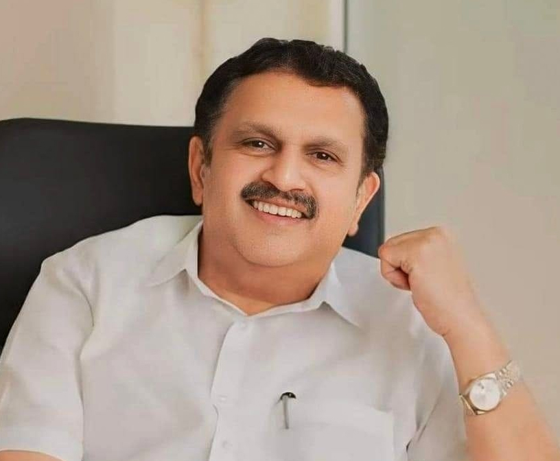 കേരള സർക്കാർ  ആരോഗ്യം, ദേവസ്വം വകുപ്പ് മന്ത്രി ശ്രീ  കെ മുരളീധരൻ ഔദ്യോഗിക ചിത്രം